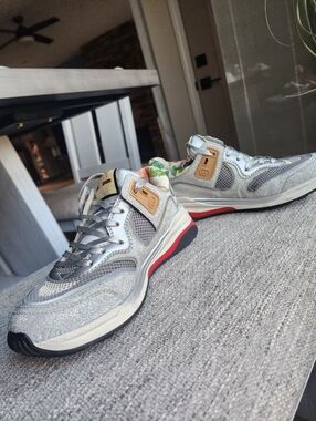 Authentic Gucci Gray Metallic Mesh Sneakers with Floral Liner
